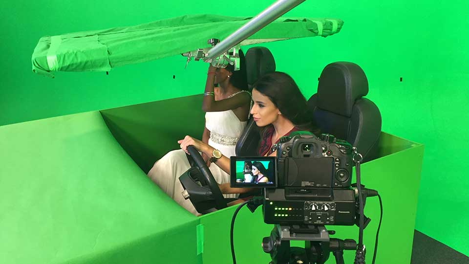 How do I shoot for Green Screen? – Green screen video production 8 chromakey car
