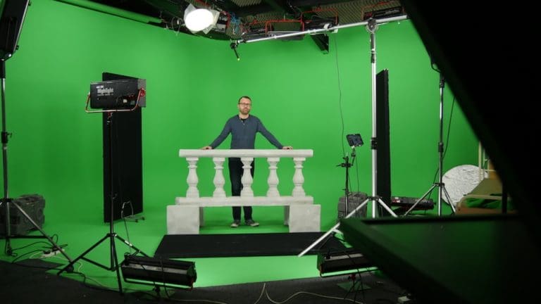 Lighting a green screen for film, tv and video - getting the best chromakey