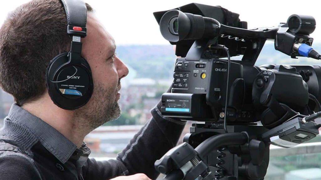 10 Things You Need To Be A Successful Camera Operator (And 5 You Don’t!) 1 how to be camera operator min